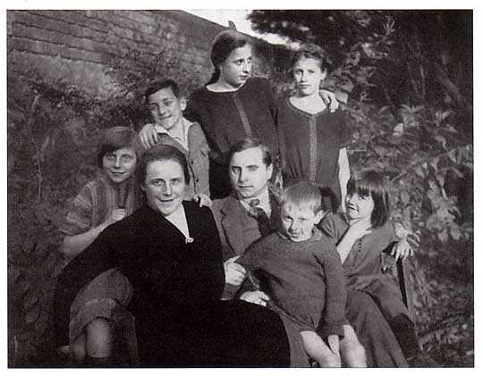 Foto mit Frau und Kinder 1925